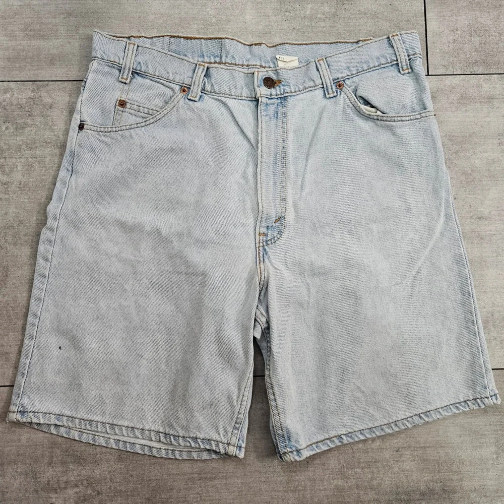 Vintage Levis 550 Relaxed Fit Denim Shorts Light Wash Mens 36 Made in USA 90s